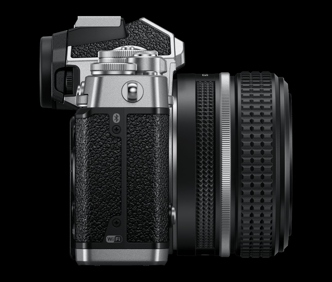 Nikon Z fc KIT Z DX 28 mm 1:2.8 Spec. Edition + 5-Jahre-Garantie-Aktion ( inkl. 150 € Sofort-Rabatt ) Nikon Z fc KIT Z DX 28 mm 1:2.8 Spec. Edition + 5-Jahre-Garantie-Aktion ( inkl. 150 € Sofort-Rabatt )