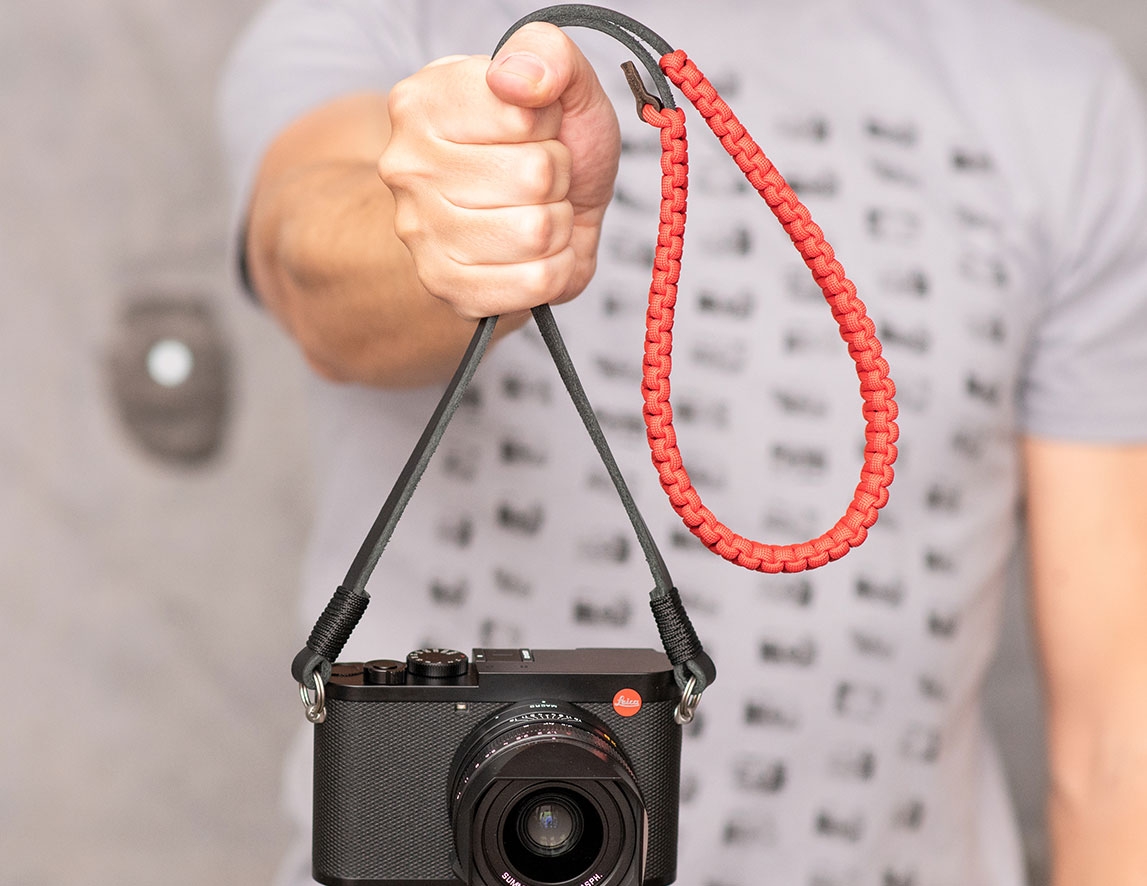 Leica Paracord Strap created by COOPH, schwarz/rot, 126 cm   (ring)