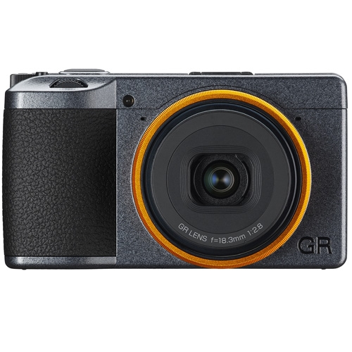 Ricoh GR III Street Edition + Ersatzakku DB110 + Tasche GC-9