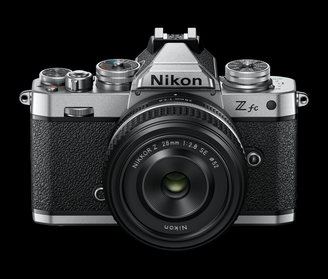 Nikon Z fc KIT Z DX 28 mm 1:2.8 Spec. Edition + 5-Jahre-Garantie-Aktion ( inkl. 150 € Sofort-Rabatt ) Nikon Z fc KIT Z DX 28 mm 1:2.8 Spec. Edition + 5-Jahre-Garantie-Aktion ( inkl. 150 € Sofort-Rabatt )