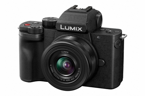 Panasonic Lumix DC-G110 + 12-32 mm Kit 