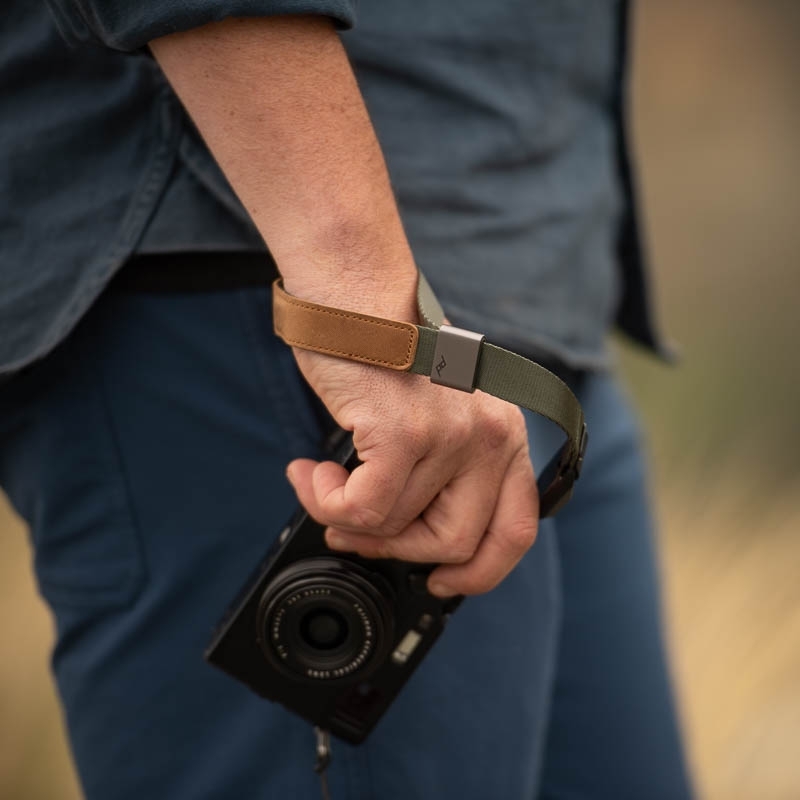 Peak Design Cuff Sage (Salbeigrün) Handschlaufe (Handgelenkschlaufe) - z.B. für DSLR-Kameras, Systemkameras oder Kompaktkameras