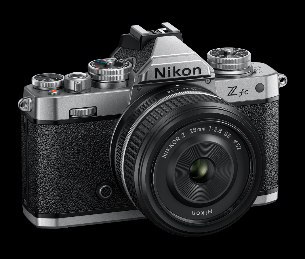 Nikon Z fc KIT Z DX 28 mm 1:2.8 Spec. Edition + 5-Jahre-Garantie-Aktion ( inkl. 150 € Sofort-Rabatt ) Nikon Z fc KIT Z DX 28 mm 1:2.8 Spec. Edition + 5-Jahre-Garantie-Aktion ( inkl. 150 € Sofort-Rabatt )