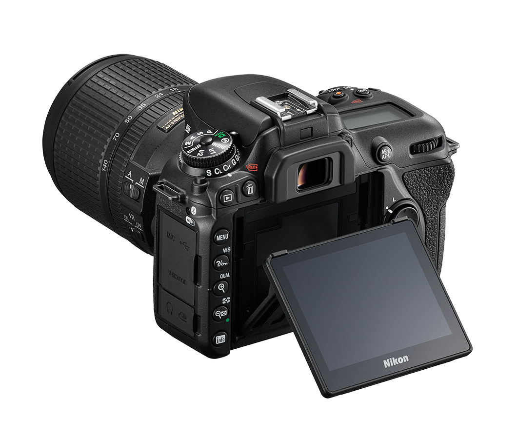 NIKON D7500 + 18-140 ED VR 